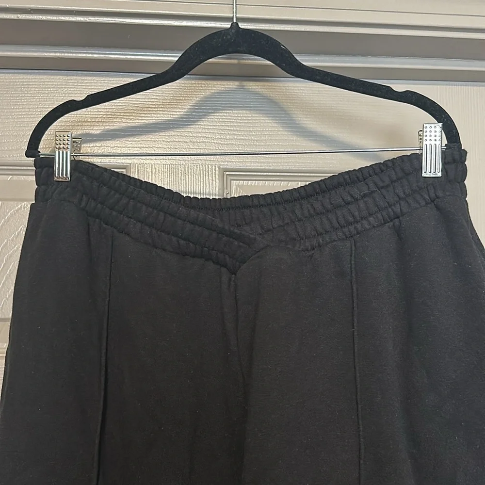 Boohoo | V Waistband Wide Leg Jogger (Tall) - Picture 5 of 9